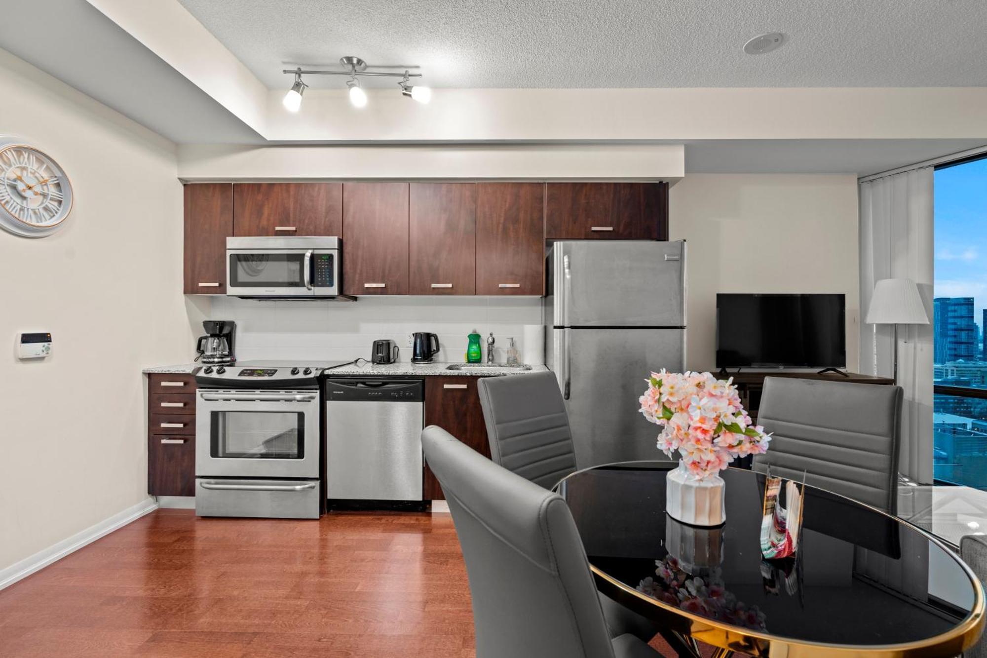 Globalstay. Burano Condos In Downtown Toronto Esterno foto