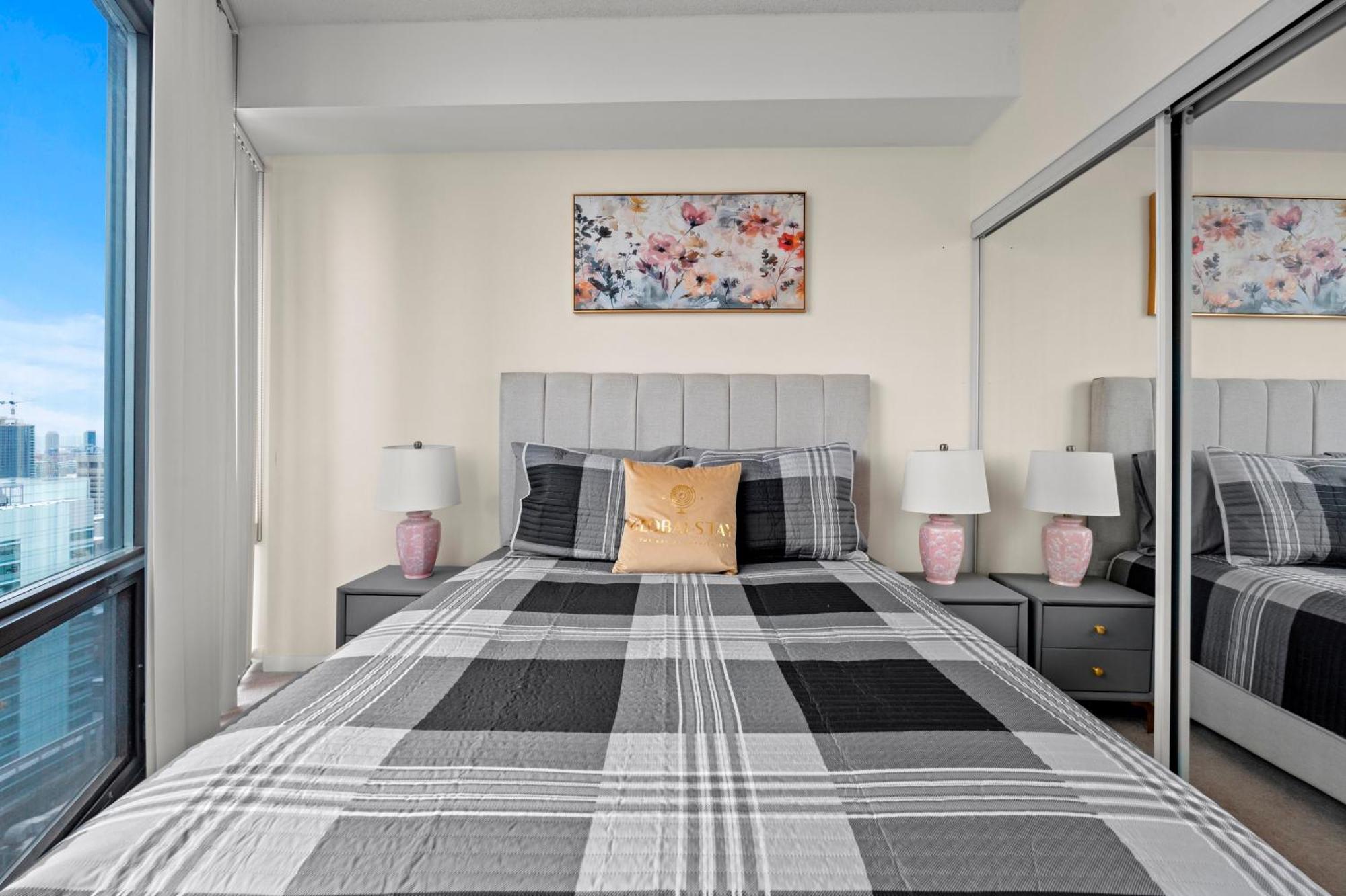 Globalstay. Burano Condos In Downtown Toronto Esterno foto